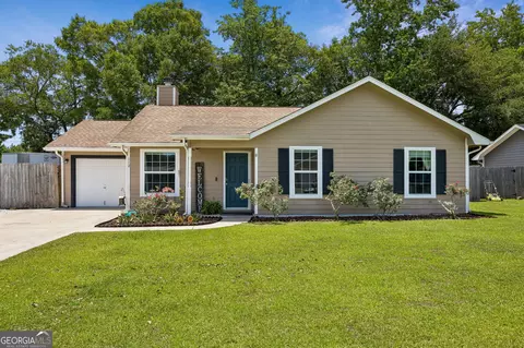 112 Honeysuckle Rd, Kingsland, GA 31548