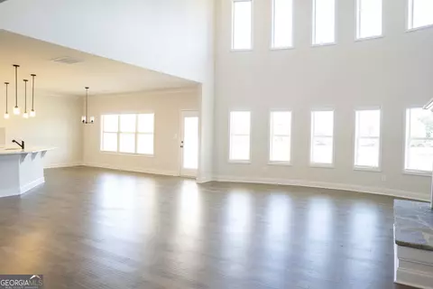 Living - 600 Beaver Ct, Perry, GA 31069 photo 2 of 5