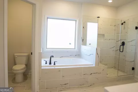 Bath - 600 Beaver Ct, Perry, GA 31069 photo 5 of 7