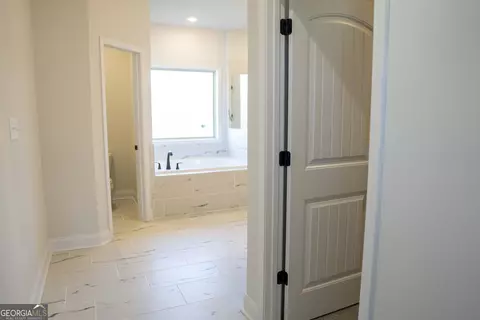 Entry Way - 600 Beaver Ct, Perry, GA 31069 photo 6 of 8