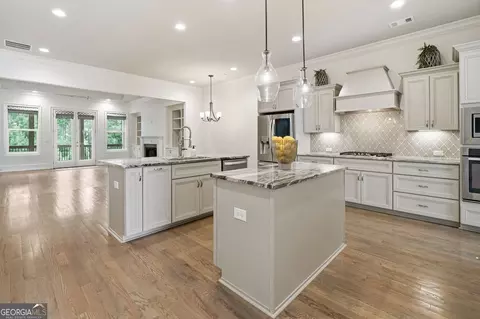 Kitchen - 337 Rosshandler Rd, Suwanee, GA 30024 photo 3 of 5