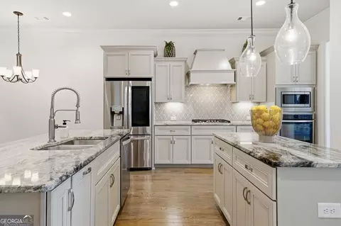 Kitchen - 337 Rosshandler Rd, Suwanee, GA 30024 photo 4 of 5