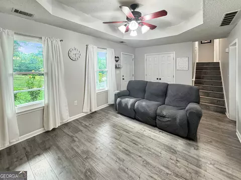 Living - 146 Henry Higgins Rd, Jackson, GA 30233 photo 2 of 3