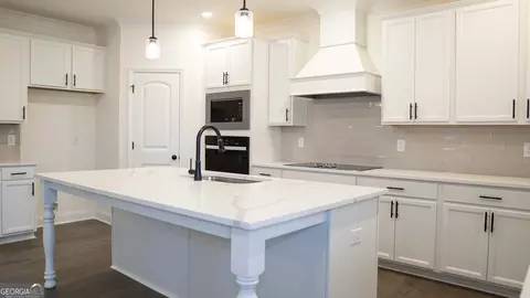 Kitchen - 604 Beaver Ct, Perry, GA 31069 photo 1 of 2
