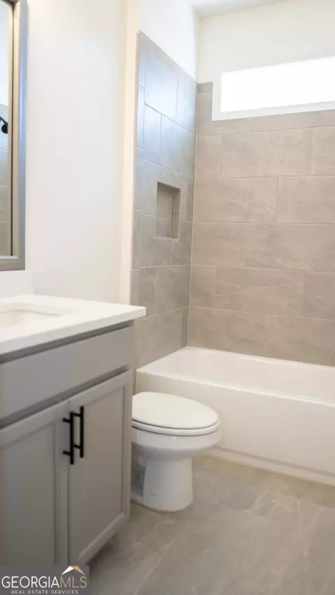 Bath - 604 Beaver Ct, Perry, GA 31069 photo 1 of 7