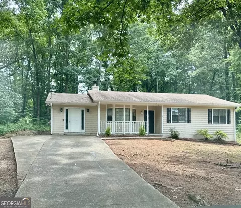 108 Hilltop Cir, Stockbridge, GA 30281