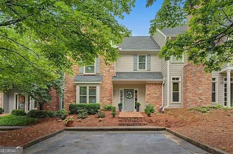 316 River Glen Dr, Roswell, GA 30075