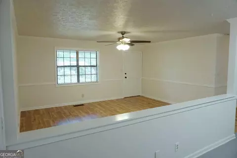 Living - 307 6th Ave, Winder, GA 30680 photo 2 of 2