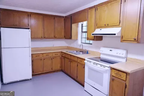 Kitchen - 307 6th Ave, Winder, GA 30680 photo 1 of 1