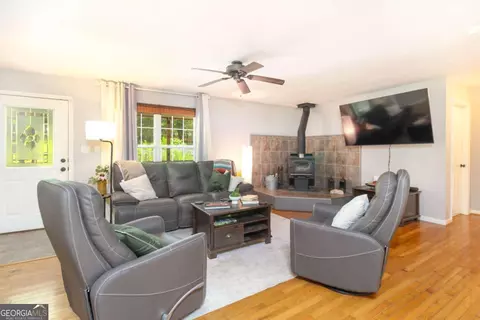 Living - 45 Katie Beth Rd, Comer, GA 30629 photo 1 of 2