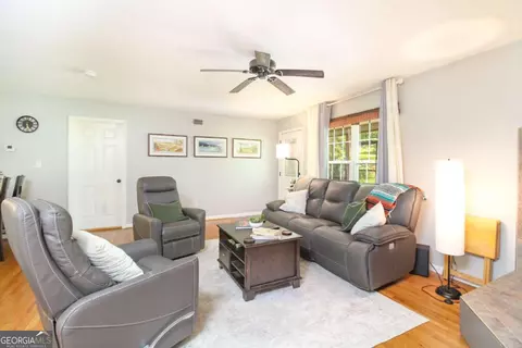 Living - 45 Katie Beth Rd, Comer, GA 30629 photo 2 of 2