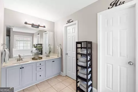 Bath - 235 Creekside Cir, Hampton, GA 30228 photo 2 of 4