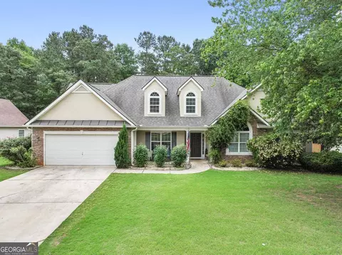 Exterior - 235 Creekside Cir, Hampton, GA 30228 photo 2 of 11