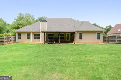 Exterior - 235 Creekside Cir, Hampton, GA 30228 photo 10 of 11