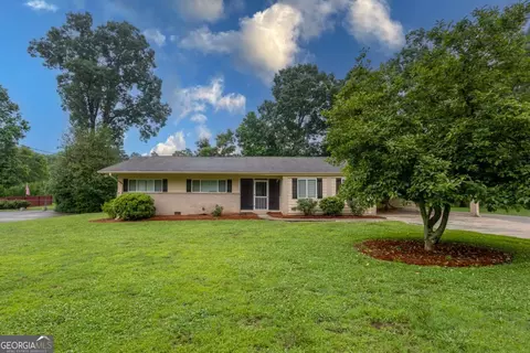 958 Gunter Cir, Lawrenceville, GA 30043