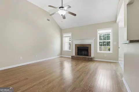 Living - 113 Perimeter Dr, Lagrange, GA 30241 photo 3 of 5