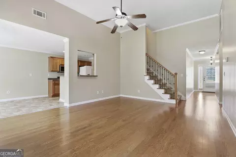 Living - 113 Perimeter Dr, Lagrange, GA 30241 photo 5 of 5