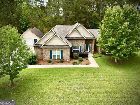 110 Holly Lakes Dr, Dublin, GA 31021