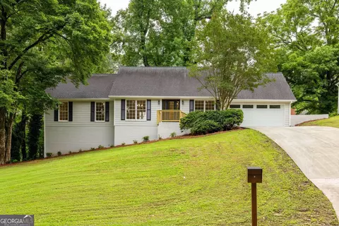 4736 Bridgewater Dr SW, Lilburn, GA 30047