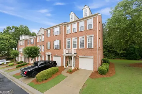 4011 Edgecomb Dr, Roswell, GA 30075