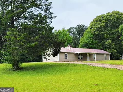 304 Baughs Cross Rd, West Point, GA 31833