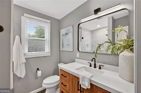 Bath - 1898 Dyer Cir, Chamblee, GA 30341 photo 1 of 3