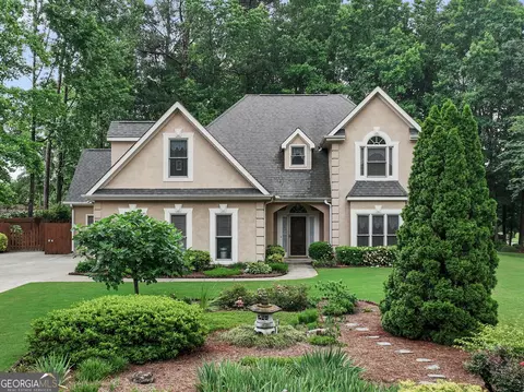 11 Braves Crossing Ct, Sharpsburg, GA 30277