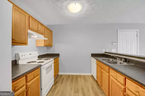 Kitchen - 65 Mabry Place Ct, Covington, GA 30014 photo 1 of 3
