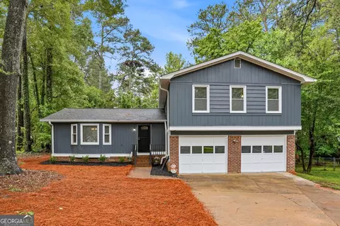 5323 Rockborough Trl, Stone Mountain, GA 30083