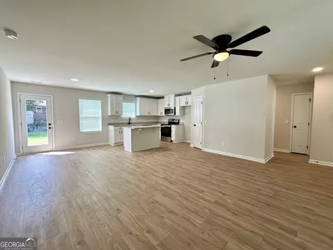 Living - 239 Stancil Dr, Toccoa, GA 30577 photo 2 of 3
