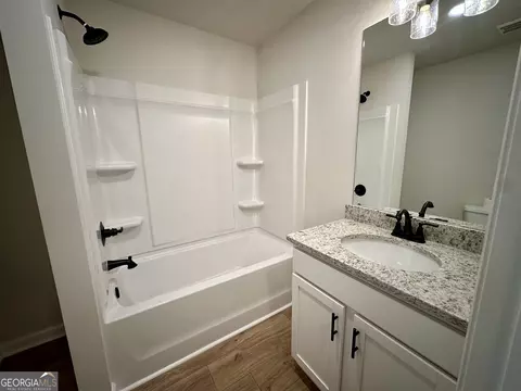 Bath - 239 Stancil Dr, Toccoa, GA 30577 photo 3 of 3