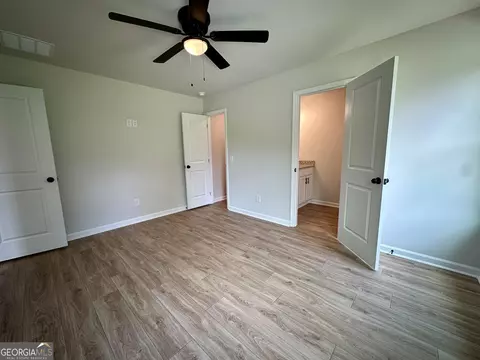 Bedroom - 239 Stancil Dr, Toccoa, GA 30577 photo 2 of 3