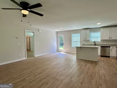 Living - 239 Stancil Dr, Toccoa, GA 30577 photo 1 of 3