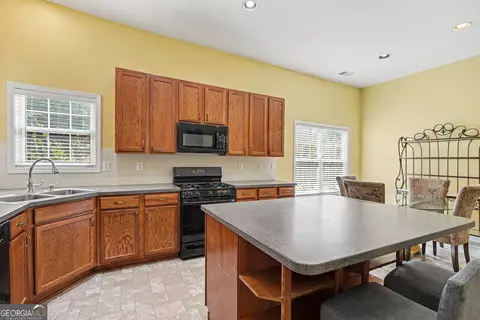 8195 N Links Dr, Covington, GA 30014 photo 5