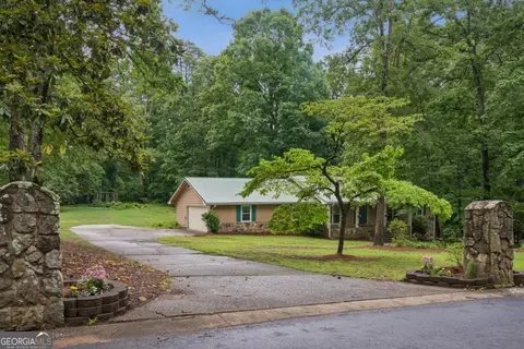 845 Wagon Wheel Cir, Fayetteville, GA 30214