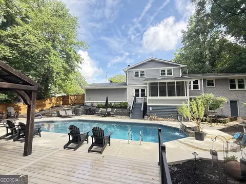 4668 Mountain Creek Dr, Roswell, GA 30075