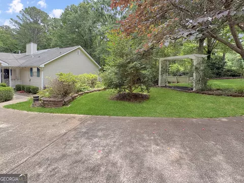 Exterior - 360 Floyd Rd, Hampton, GA 30228 photo 8 of 11