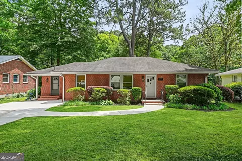 2447 Hunting Valley Dr, Decatur, GA 30033