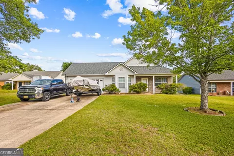 416 Underwood Ct, Locust Grove, GA 30248