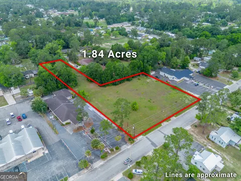 2011 Alice St, Waycross, GA 31501