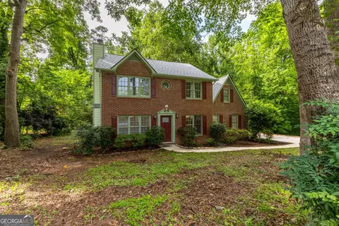 140 Windsor Dr, Fayetteville, GA 30215