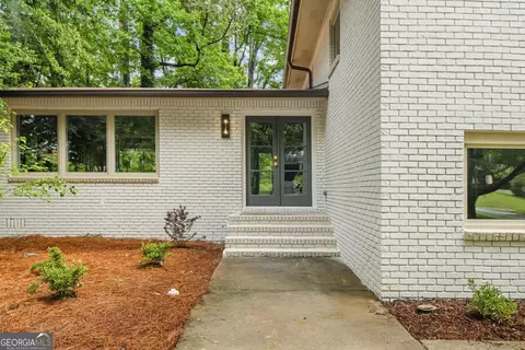 2820 Ponderosa Cir, Decatur, GA 30033
