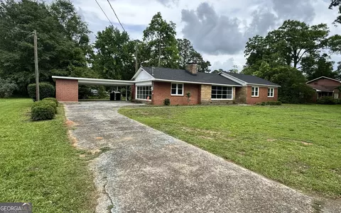 402 Westview Dr, Fort Valley, GA 31030