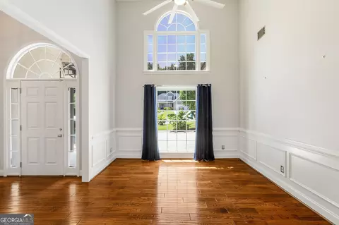 Living - 513 Ruby Ln, Canton, GA 30114 photo 4 of 5