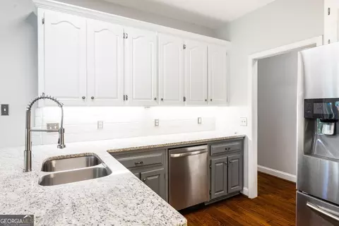Kitchen - 513 Ruby Ln, Canton, GA 30114 photo 3 of 4