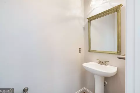 Bath - 513 Ruby Ln, Canton, GA 30114 photo 4 of 6