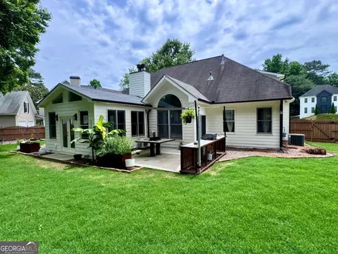513 Ruby Ln, Canton, GA 30114 photo 2