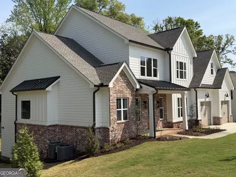 1017 Hartwell Xing, Gainesville, GA 30501