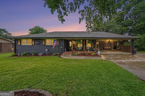 110 Woodmont Dr, Griffin, GA 30224