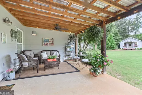 Exterior - 129 Copper Creek Dr, Lagrange, GA 30240 photo 5 of 18